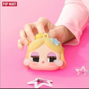 POP MART CRYBABY SHINY SHINY
Series-Earphone Case NWT